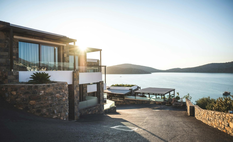 9 Reasons to Buy a Villa on the French Riviera